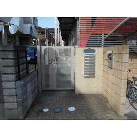 15/17 エントランス