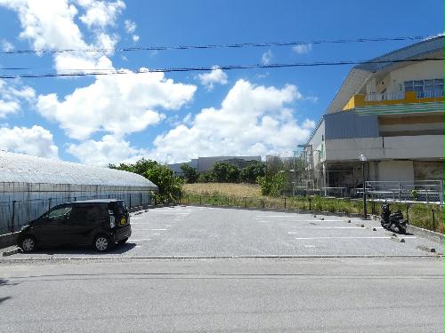 14/18 駐車場