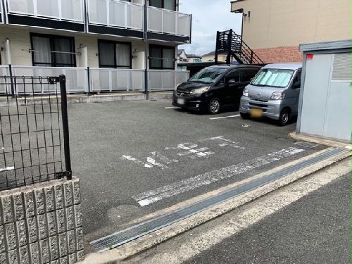 14/14 駐車場