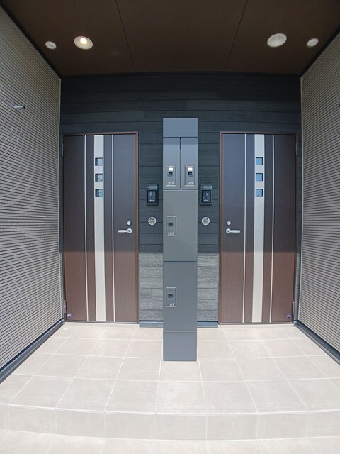 14/20 エントランス