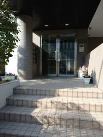 15/15 エントランス