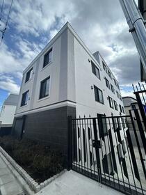 16/16 エントランス