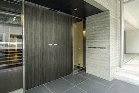 16/16 エントランス