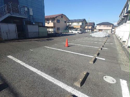 13/13 駐車場