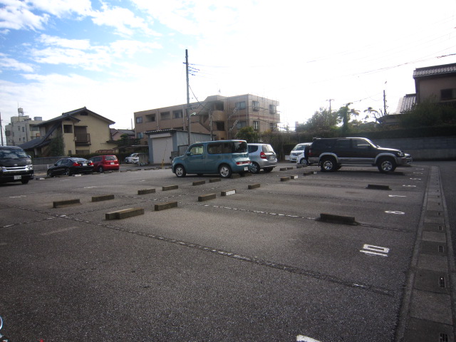 2/6 駐車場