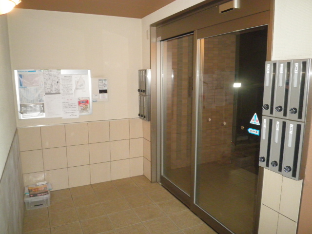 21/27 エントランス