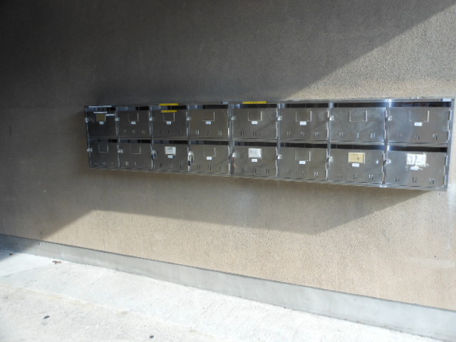 19/30 エントランス