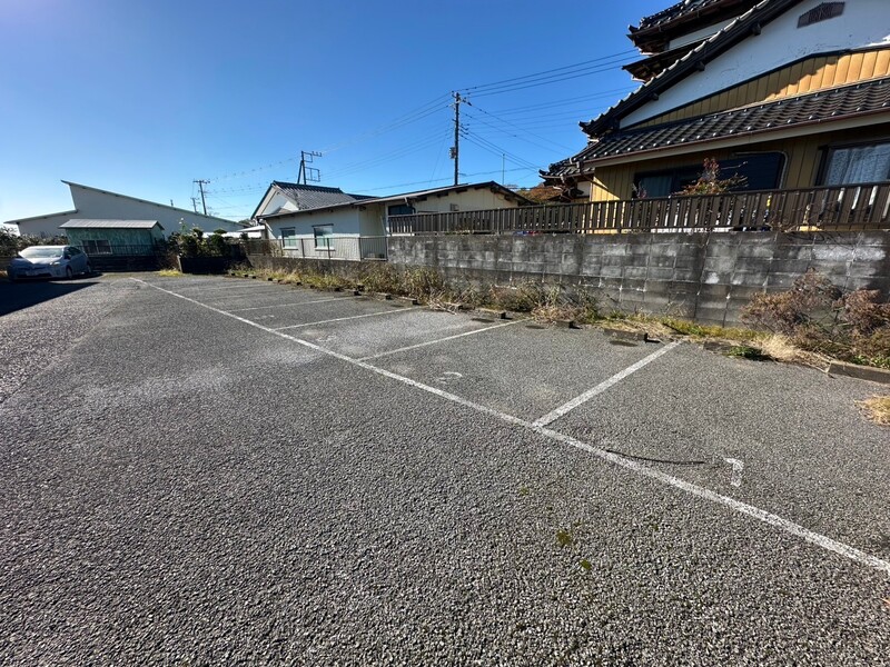 18/18 駐車場
