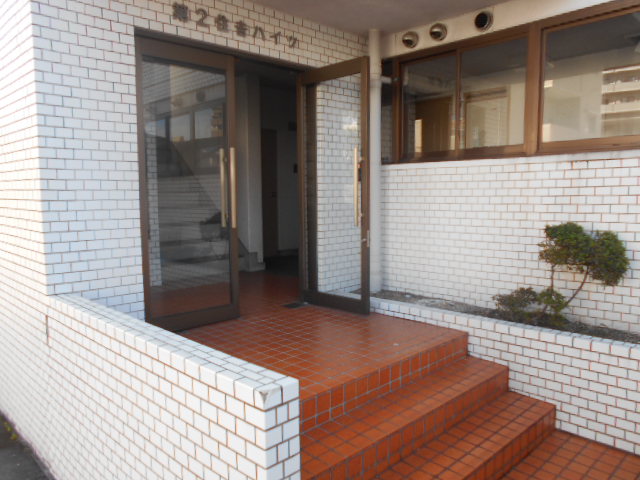 20/23 エントランス