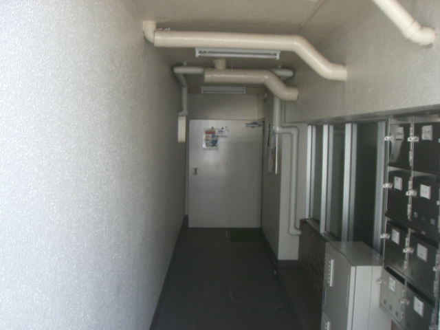 21/30 エントランス