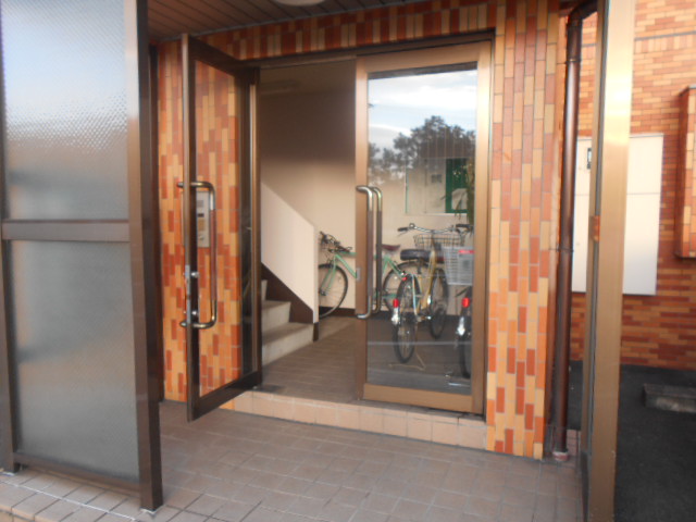 22/25 エントランス