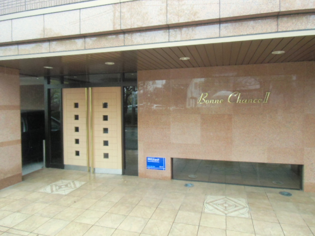 22/30 エントランス