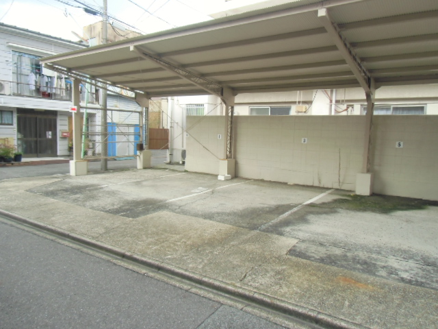 22/30 駐車場