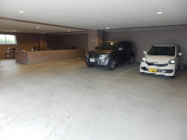 22/27 駐車場