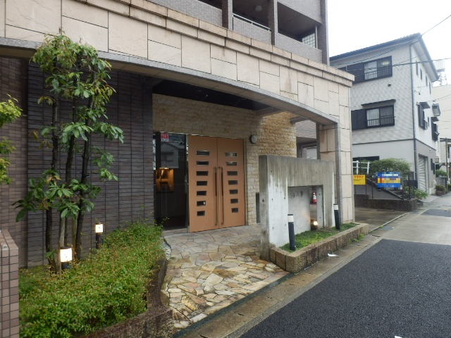 21/27 エントランス