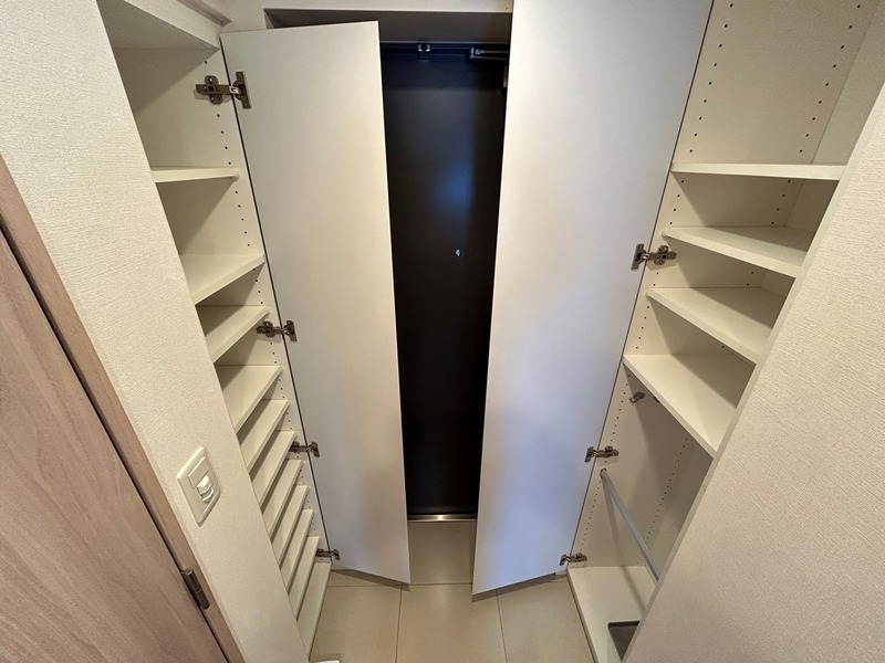 16/17 エントランス