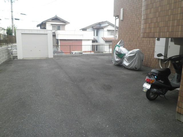 18/22 駐車場
