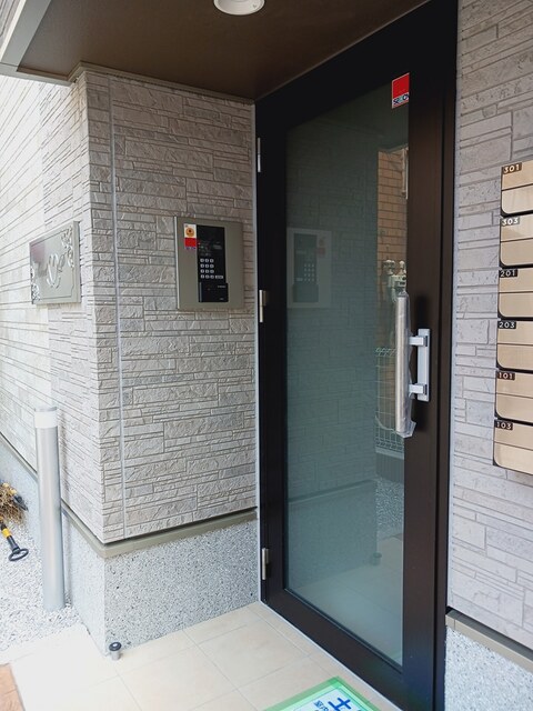 2/8 エントランス