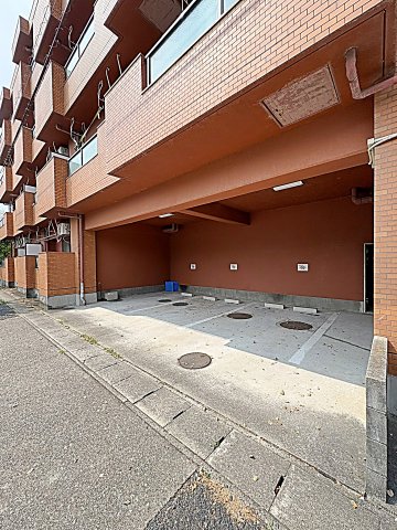 28/29 駐車場