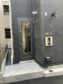 13/13 エントランス