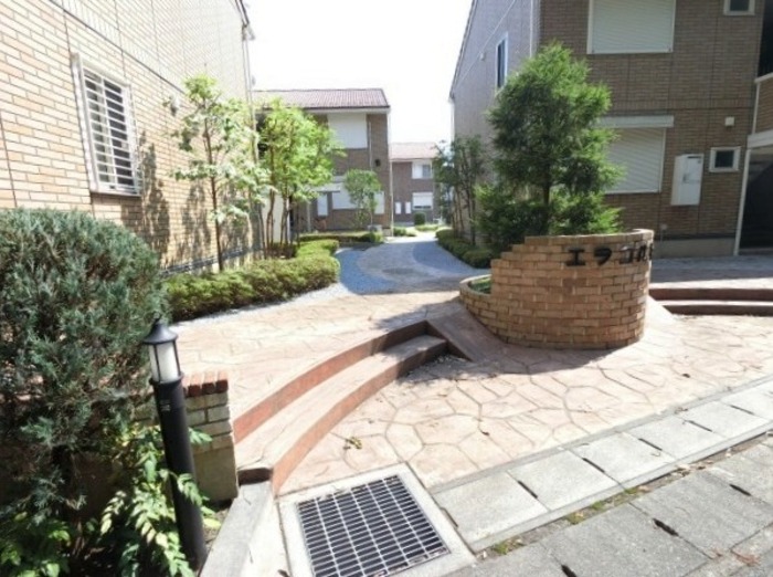 13/17 エントランス