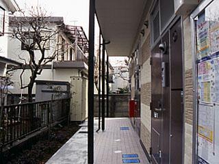 25/30 エントランス