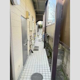 16/16 エントランス