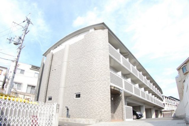 14/20 エントランス