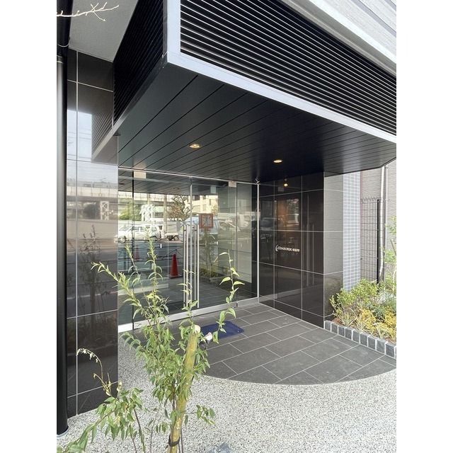 20/26 エントランス