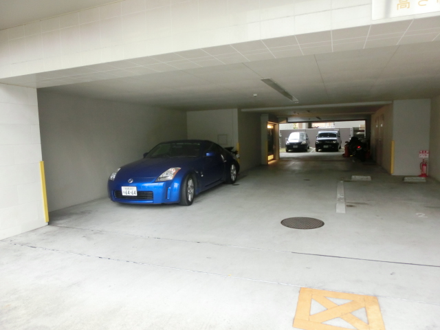 22/27 駐車場