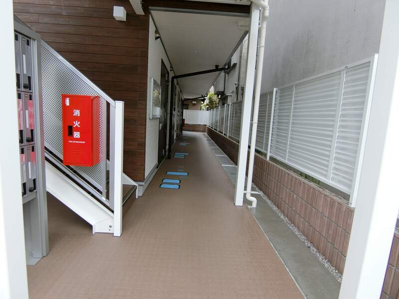 13/14 エントランス