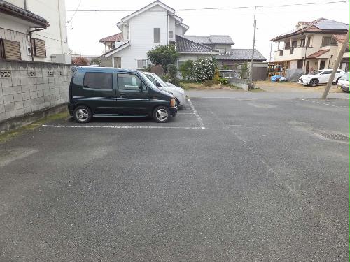 14/14 駐車場