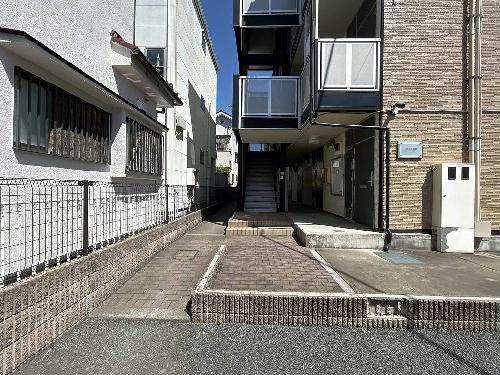 13/20 エントランス