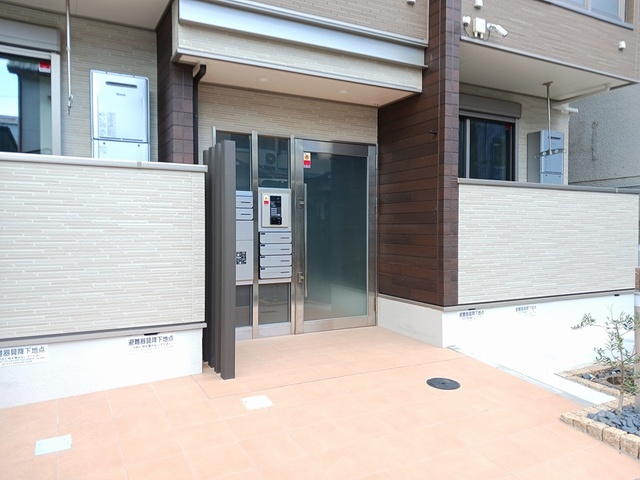 14/20 エントランス