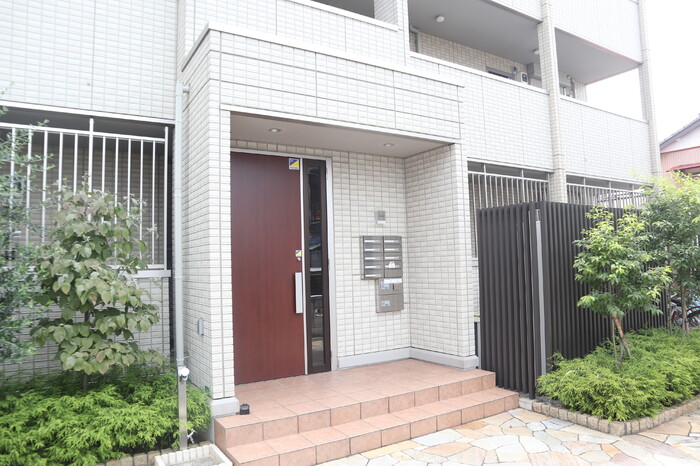 18/19 エントランス