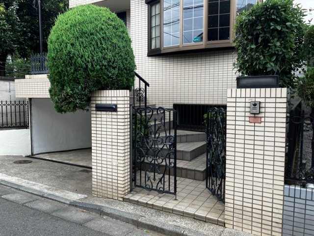 18/29 エントランス