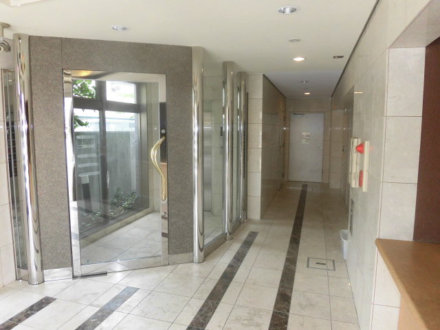 22/29 エントランス