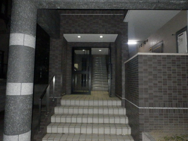 22/30 エントランス