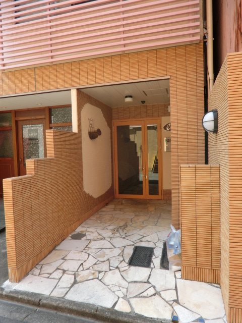 22/25 エントランス