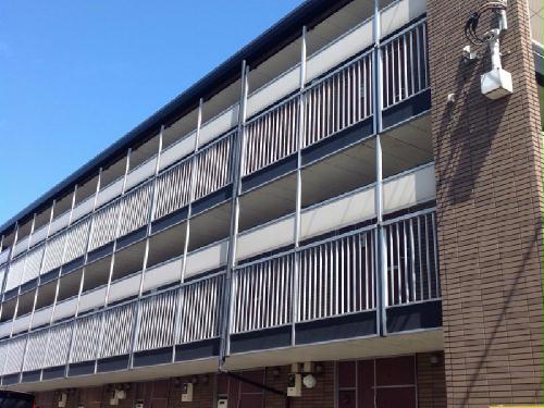 13/14 エントランス