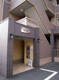 13/15 エントランス