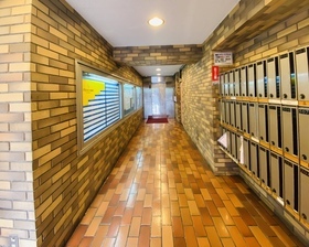 19/19 エントランス