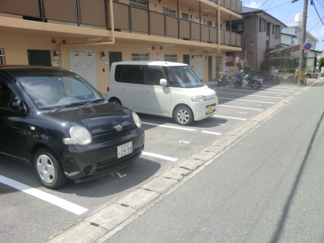 22/25 駐車場