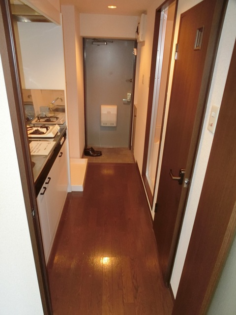 18/26 エントランス