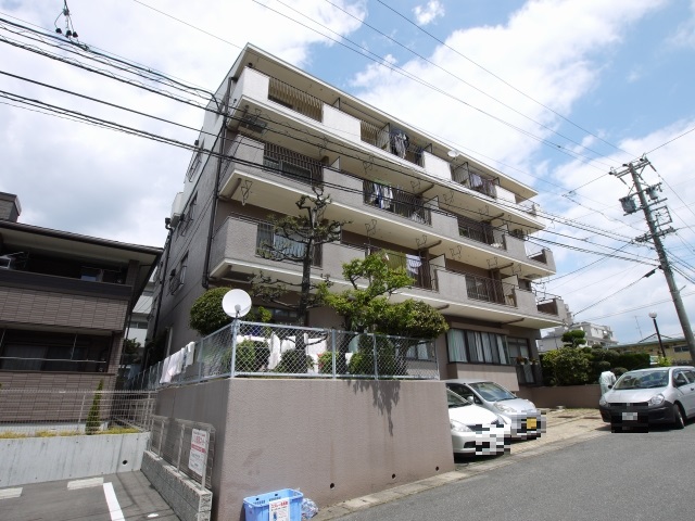 21/30 エントランス