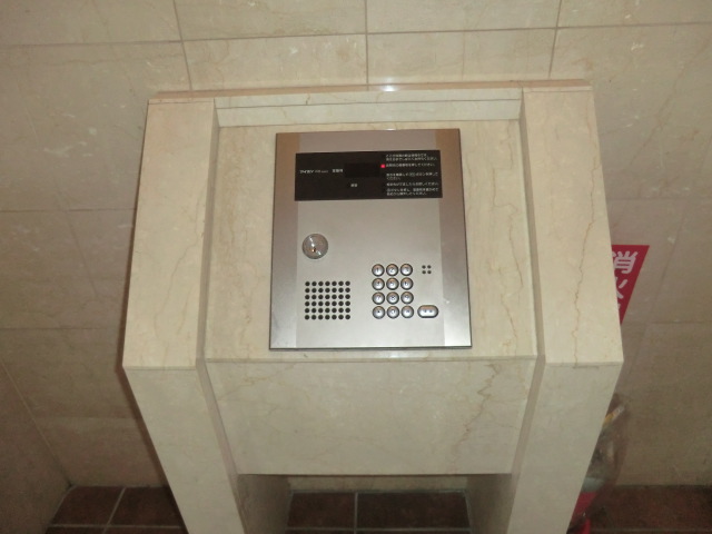 20/27 エントランス