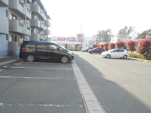 21/28 駐車場