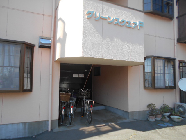 22/28 エントランス