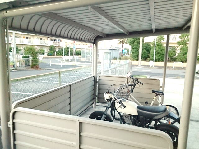 22/28 エントランス