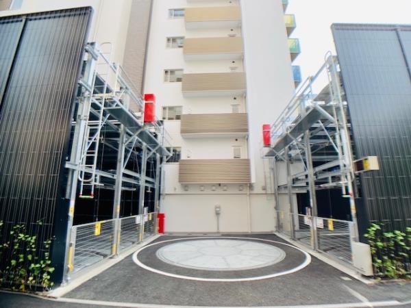 27/30 駐車場